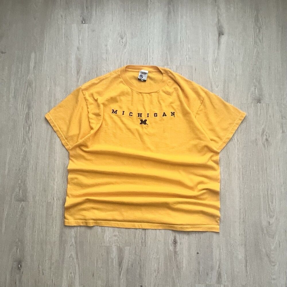 Vintage Michigan Wolverines T-Shirt Mens L Steve & Barry's Yellow NCAA College